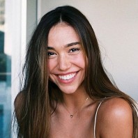 Alexis Ren